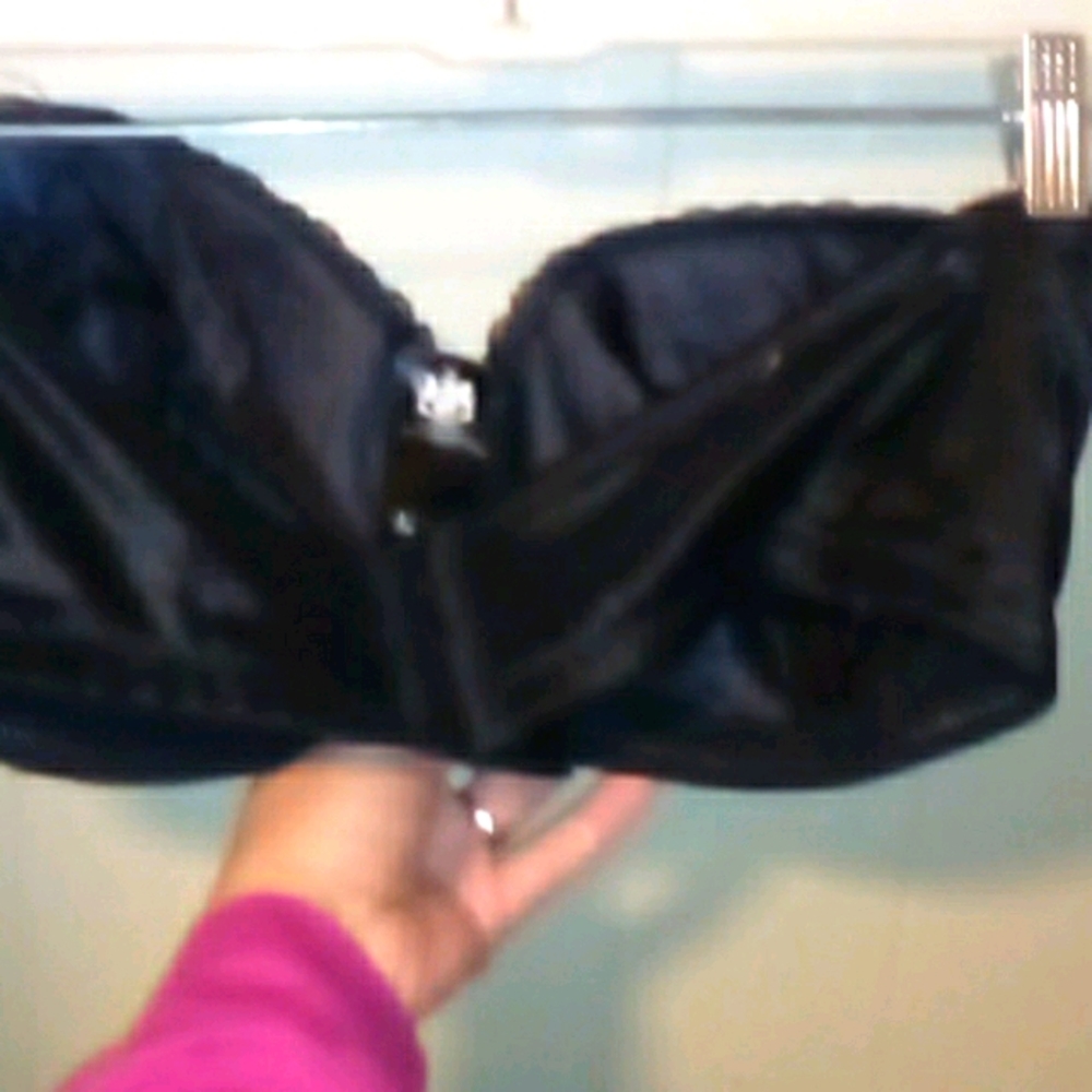 Va-Bien Size 40D NWT